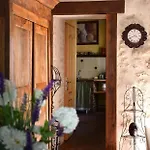 Les Volets Bleus Ferienhaus *