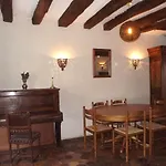 Les Volets Bleus * Provins