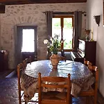 Les Volets Bleus Ferienhaus *