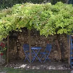 Les Volets Bleus Ferienhaus Provins