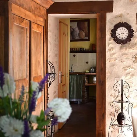 Les Volets Bleus Feriehus *