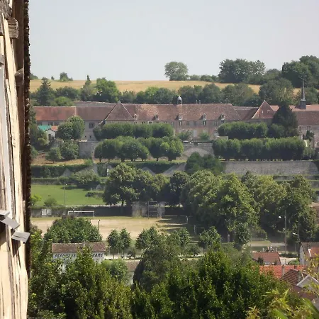 Les Volets Bleus Provins